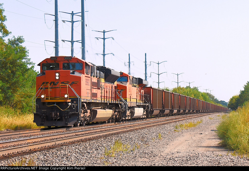 BNSF 8992